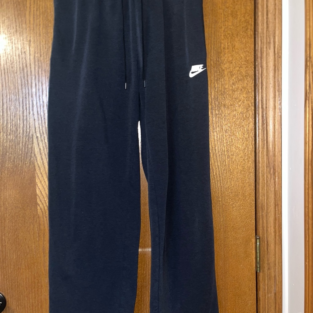 Nike Black Relaxed Fit Sweatpants